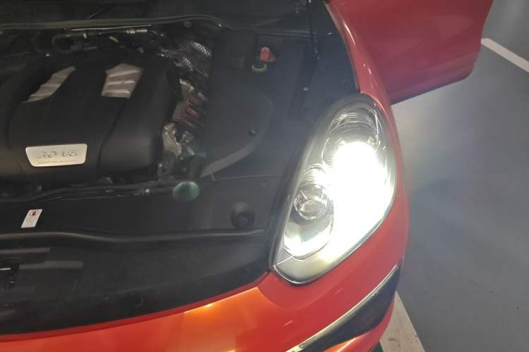 Used Porsche Cayenne 2016 Cayenne 3.0T Engine Bay Left