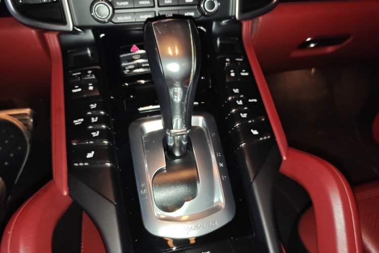 Used Porsche Cayenne 2016 Cayenne 3.0T Gear Lever