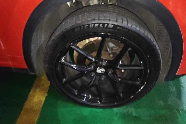Used Porsche Cayenne 2016 Cayenne 3.0T Right Front Wheel Hub