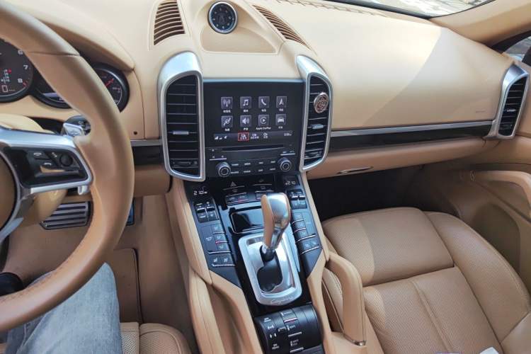 Used Porsche Cayenne 2016 Cayenne 3.0T Audio And AC Panel