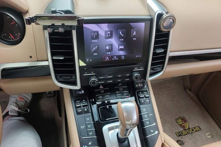 Used Porsche Cayenne 2016 Cayenne 3.0T Audio And AC Panel