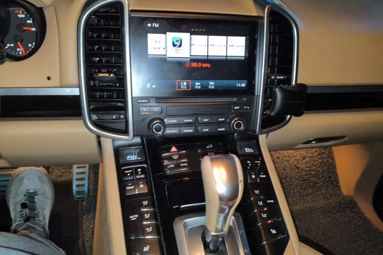 Used Porsche Cayenne 2016 Cayenne Platinum Edition 3.0T Audio And AC Panel