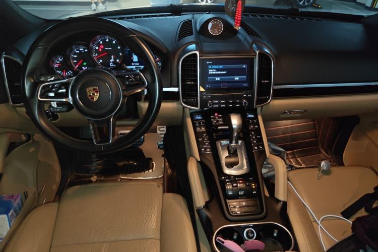 Used Porsche Cayenne 2016 Cayenne Platinum Edition 3.0T Center Console