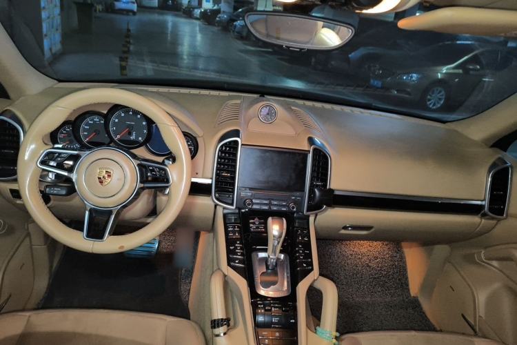 Used Porsche Cayenne 2016 Cayenne Platinum Edition 3.0T Center Console