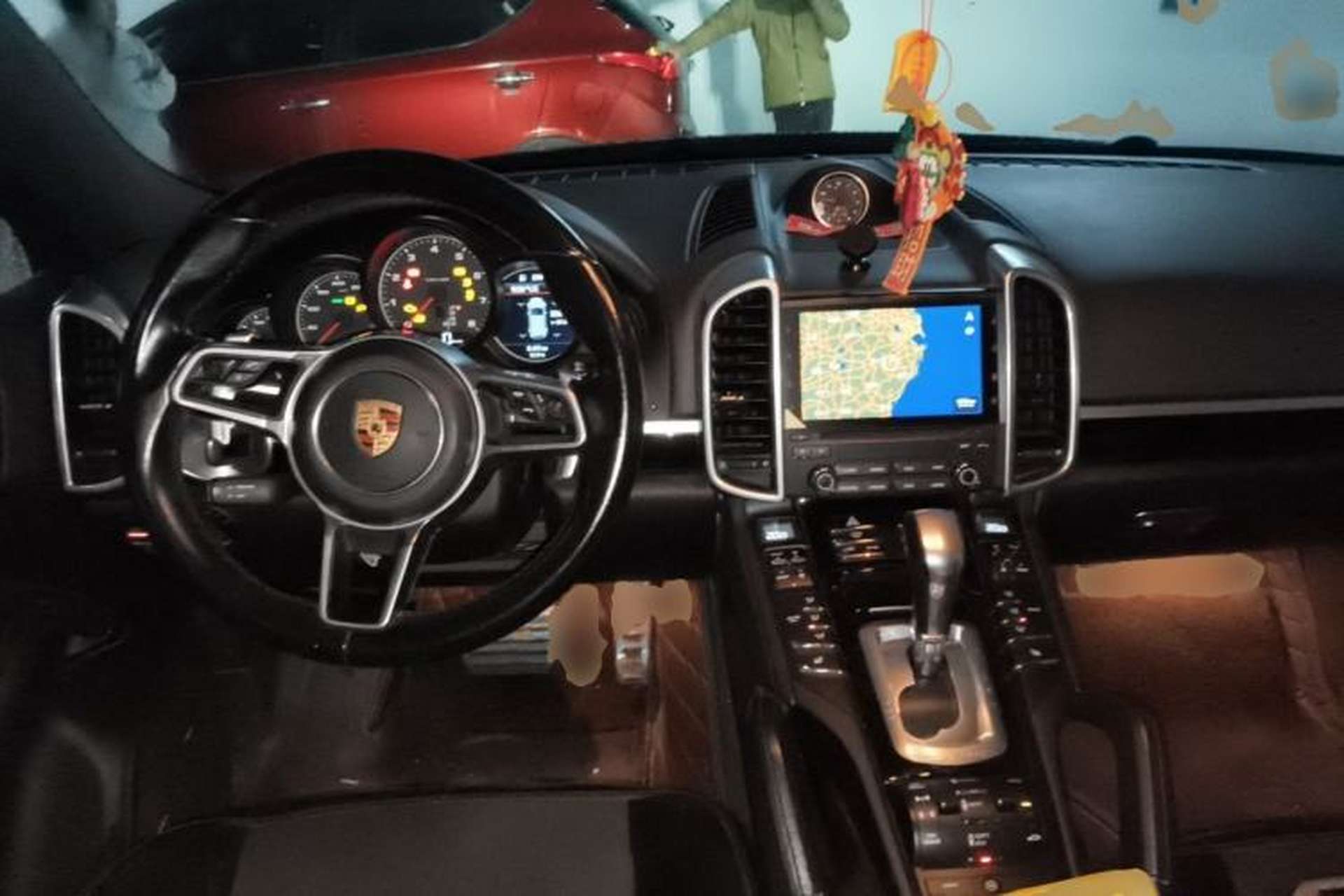 Used Porsche Cayenne 2016 Cayenne Platinum Edition 3.0T Center Console