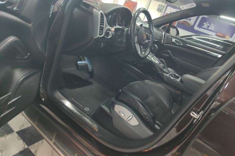 Used Porsche Cayenne 2016 Cayenne Platinum Edition 3.0T Driver Seat