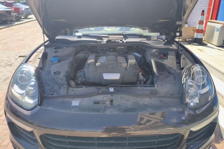 Used Porsche Cayenne 2016 Cayenne 3.0T Engine Bay