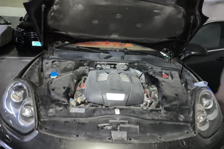 Used Porsche Cayenne 2016 Cayenne Platinum Edition 3.0T Engine Bay