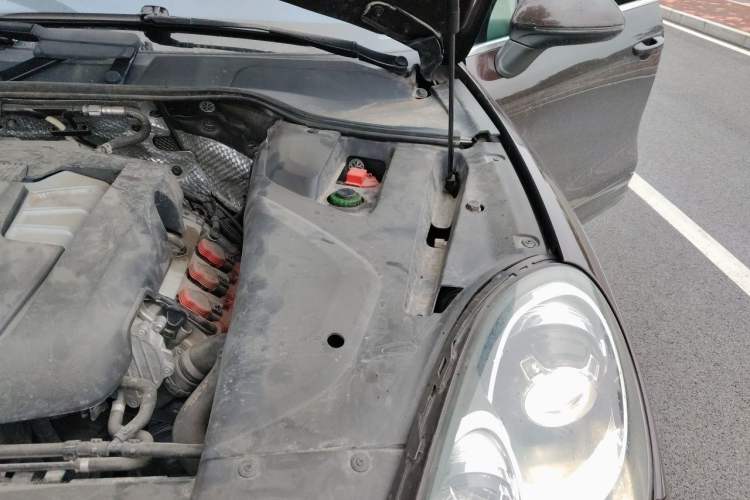 Used Porsche Cayenne 2016 Cayenne 3.0T Engine Bay Left