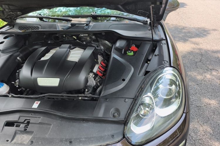 Used Porsche Cayenne 2016 Cayenne 3.0T Engine Bay Left