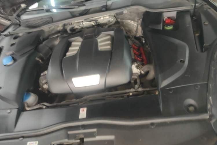 Used Porsche Cayenne 2016 Cayenne Platinum Edition 3.0T Engine Bay
