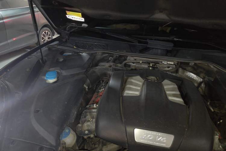Used Porsche Cayenne 2016 Cayenne Platinum Edition 3.0T Engine Bay Right