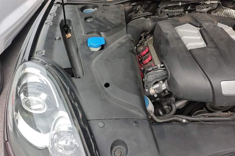 Used Porsche Cayenne 2016 Cayenne 3.0T Engine Bay Right