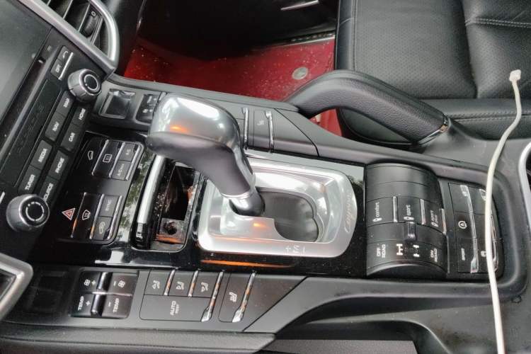 Used Porsche Cayenne 2016 Cayenne 3.0T Gear Lever