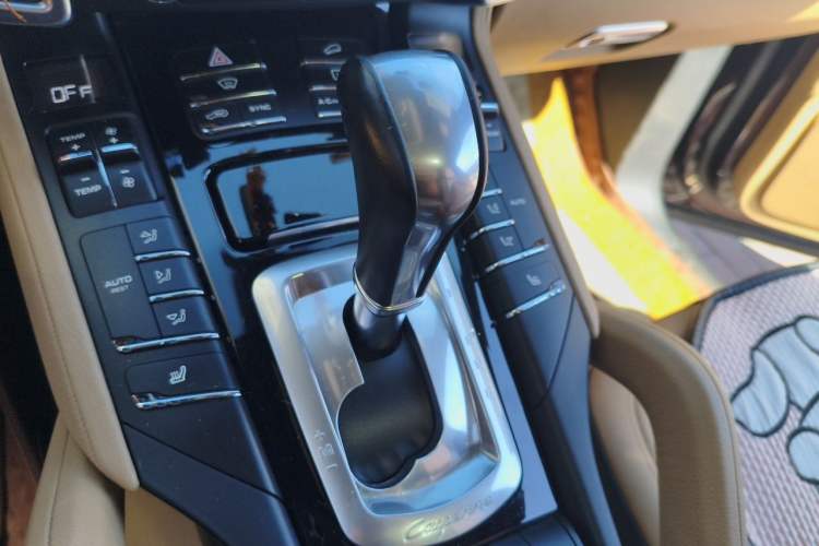 Used Porsche Cayenne 2016 Cayenne 3.0T Gear Lever