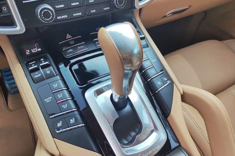 Used Porsche Cayenne 2016 Cayenne 3.0T Gear Lever