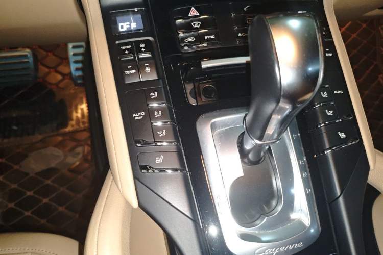 Used Porsche Cayenne 2016 Cayenne 3.0T Gear Lever