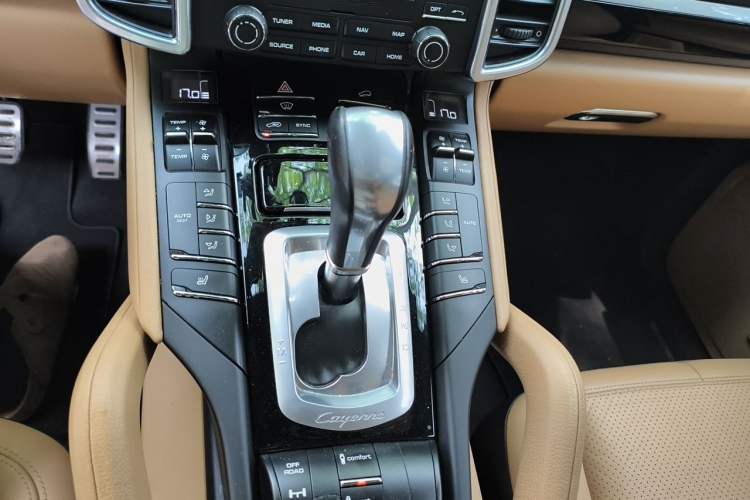 Used Porsche Cayenne 2016 Cayenne 3.0T Gear Lever