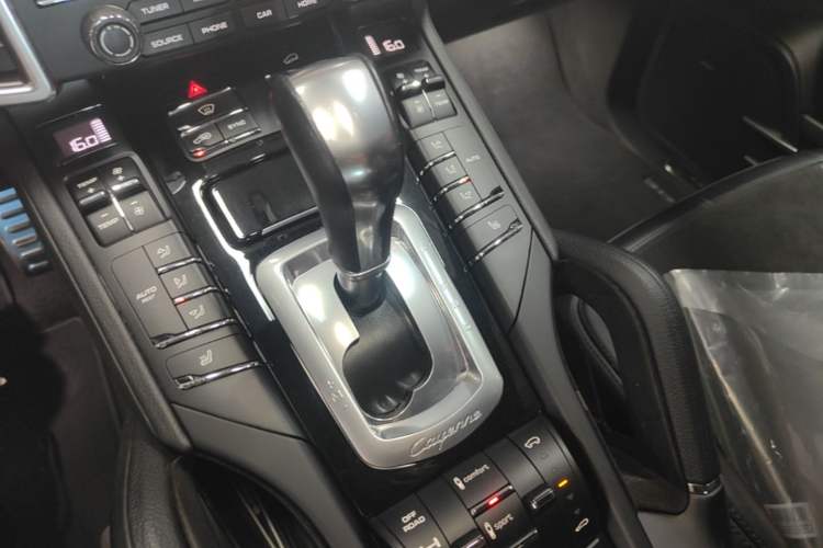 Used Porsche Cayenne 2016 Cayenne Platinum Edition 3.0T Gear Lever
