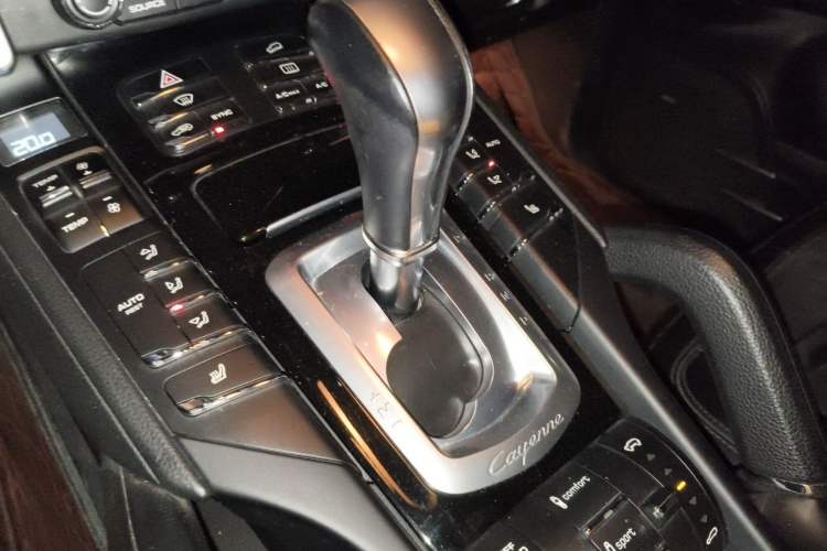 Used Porsche Cayenne 2016 Cayenne Platinum Edition 3.0T Gear Lever