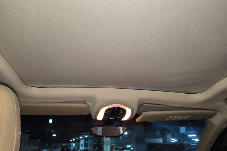 Used Porsche Cayenne 2016 Cayenne Platinum Edition 3.0T Headliner