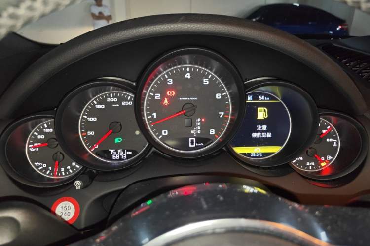 Used Porsche Cayenne 2016 Cayenne Platinum Edition 3.0T Instrument Cluster