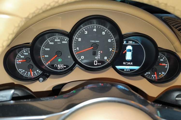 Used Porsche Cayenne 2016 Cayenne Platinum Edition 3.0T Instrument Cluster