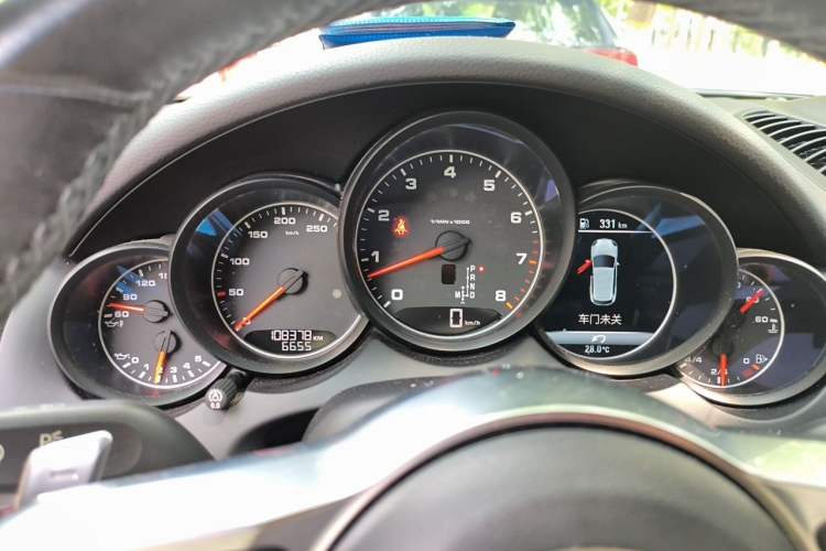 Used Porsche Cayenne 2016 Cayenne 3.0T Instrument Cluster