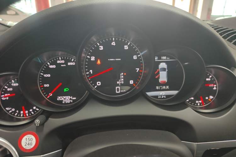 Used Porsche Cayenne 2016 Cayenne Platinum Edition 3.0T Instrument Cluster