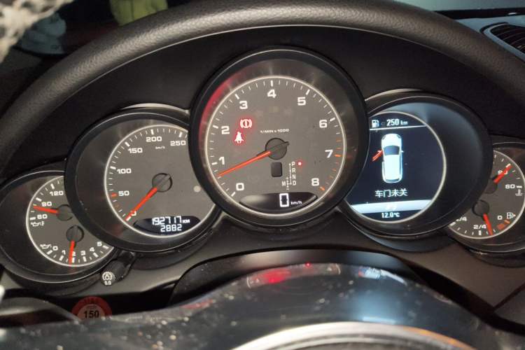 Used Porsche Cayenne 2016 Cayenne Platinum Edition 3.0T Instrument Cluster