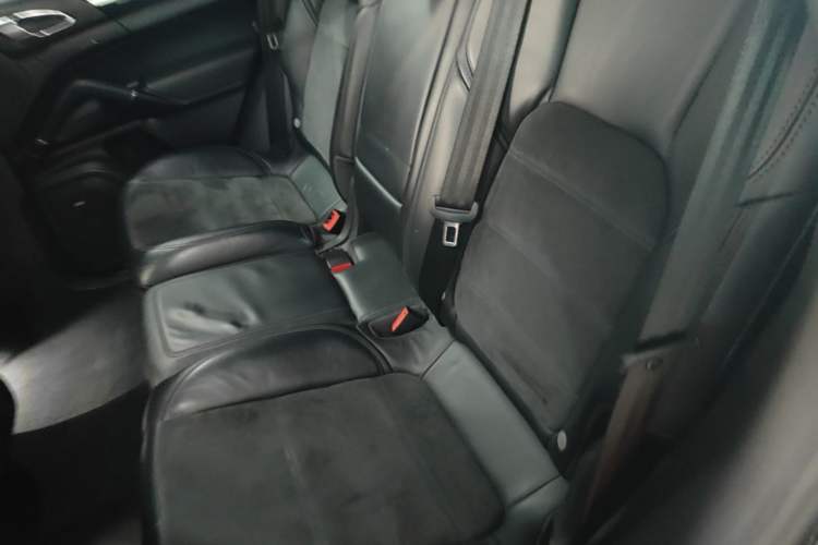 Used Porsche Cayenne 2016 Cayenne Platinum Edition 3.0T Left Rear Seat