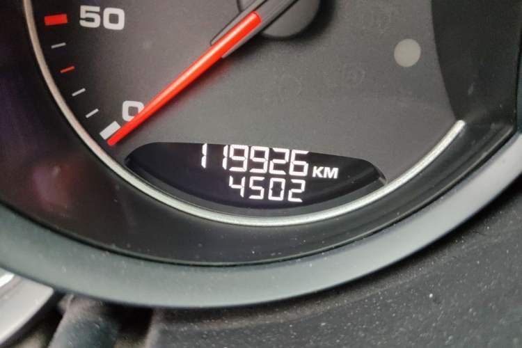 Used Porsche Cayenne 2016 Cayenne 3.0T Odometer Close Up