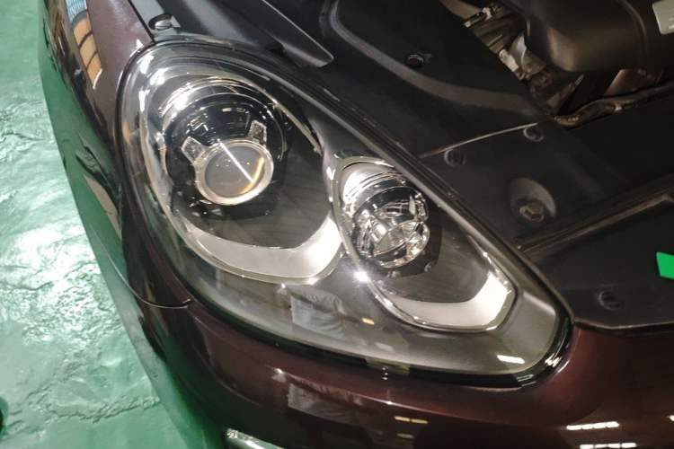 Used Porsche Cayenne 2016 Cayenne 3.0T Right Front Headlight