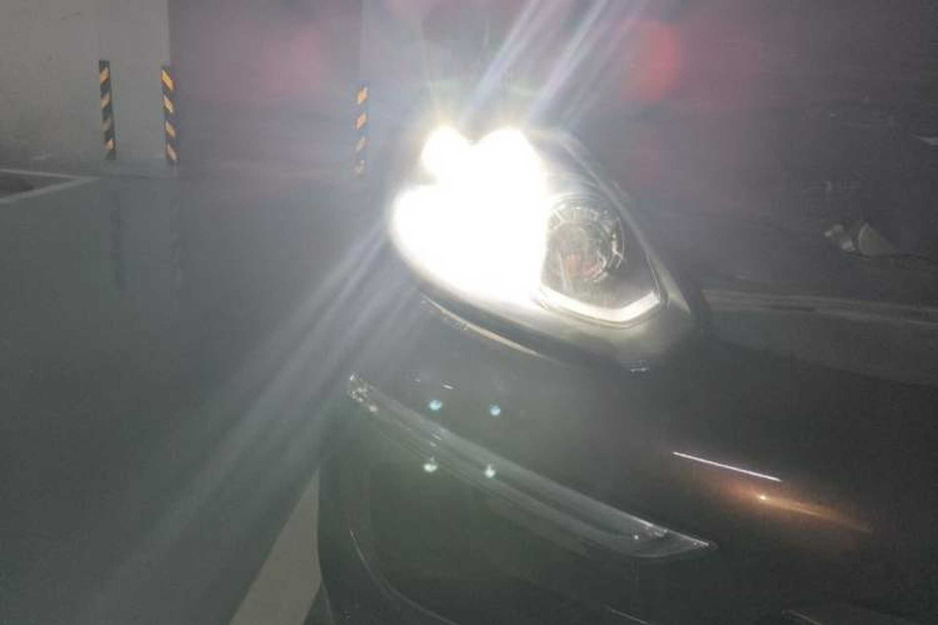 Used Porsche Cayenne 2016 Cayenne Platinum Edition 3.0T Right Front Headlight