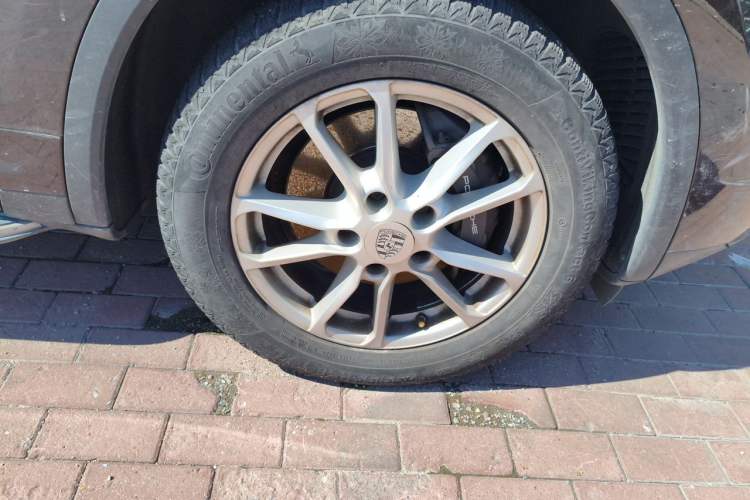 Used Porsche Cayenne 2016 Cayenne 3.0T Right Front Wheel Hub