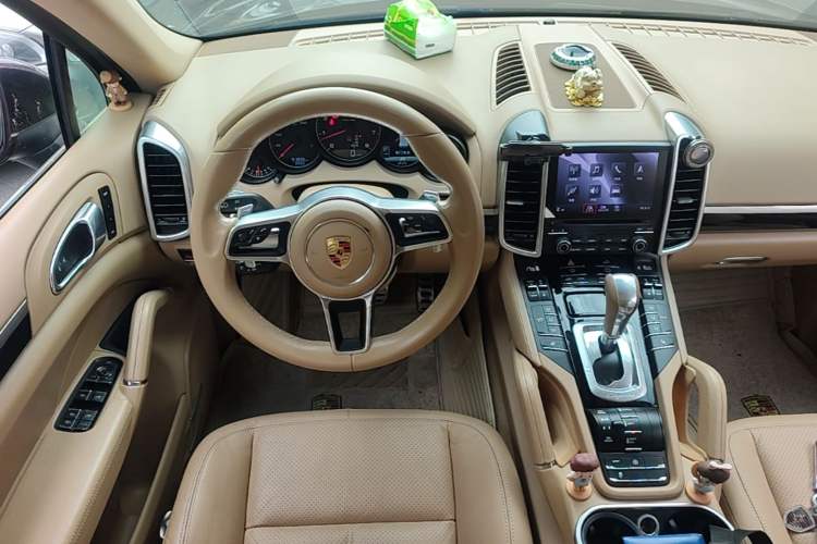 Used Porsche Cayenne 2016 Cayenne 3.0T Steering Wheel