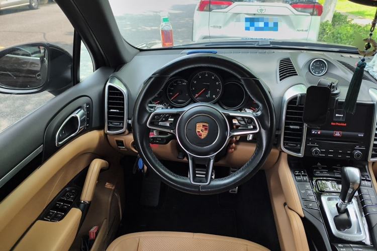 Used Porsche Cayenne 2016 Cayenne 3.0T Steering Wheel