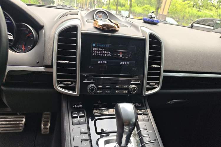 Used Porsche Cayenne 2016 Cayenne Platinum Edition 3.0T Audio And AC Panel