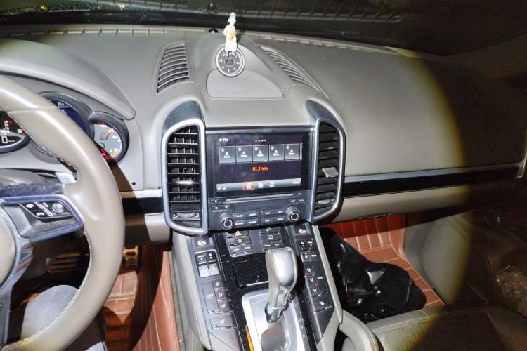Used Porsche Cayenne 2016 Cayenne 3.0T Audio And AC Panel