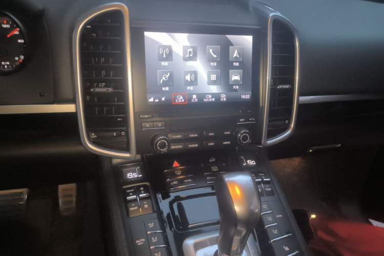 Used Porsche Cayenne 2016 Cayenne Platinum Edition 3.0T Audio And AC Panel