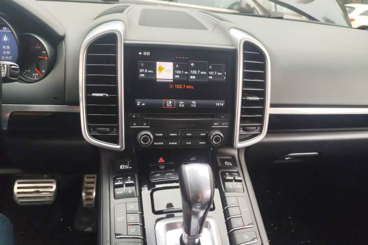 Used Porsche Cayenne 2016 Cayenne 3.0T Audio And AC Panel