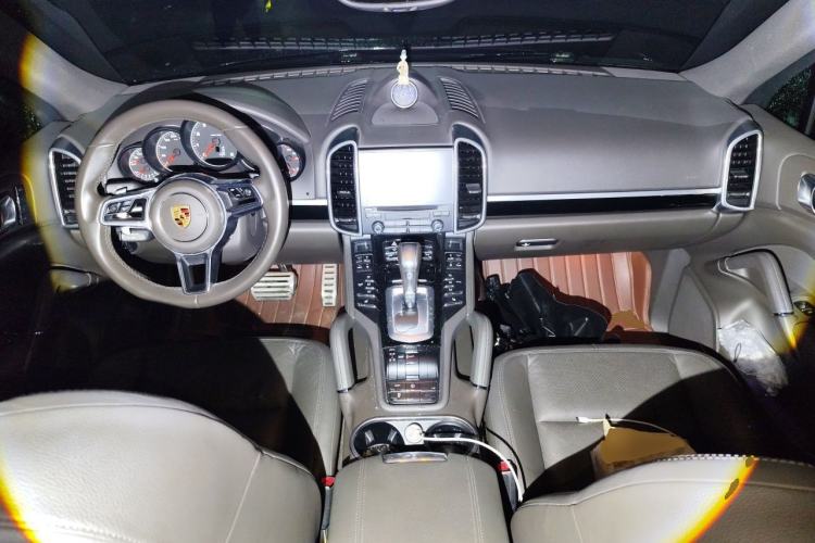 Used Porsche Cayenne 2016 Cayenne 3.0T Center Console