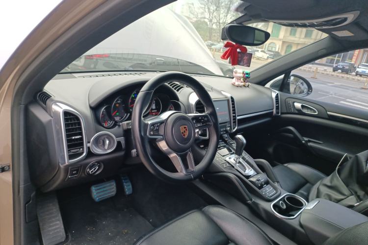 Used Porsche Cayenne 2016 Cayenne 3.0T Center Console