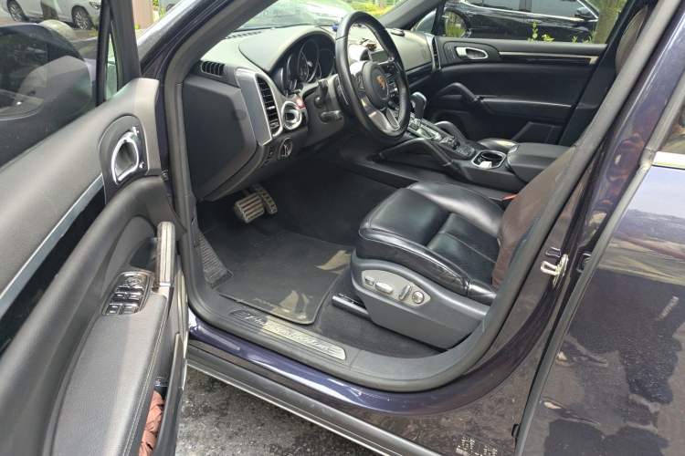 Used Porsche Cayenne 2016 Cayenne Platinum Edition 3.0T Driver Seat