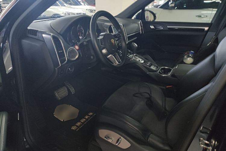 Used Porsche Cayenne 2016 Cayenne Platinum Edition 3.0T Driver Seat