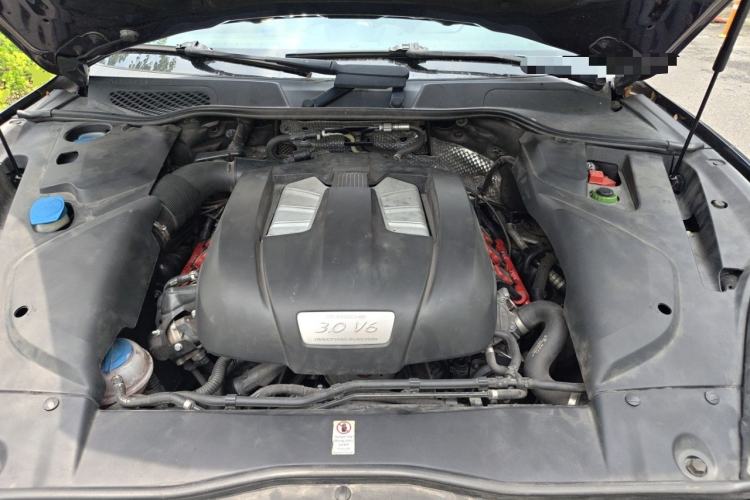Used Porsche Cayenne 2016 Cayenne Platinum Edition 3.0T Engine Bay