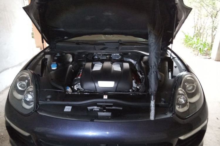 Used Porsche Cayenne 2016 Cayenne Platinum Edition 3.0T Engine Bay