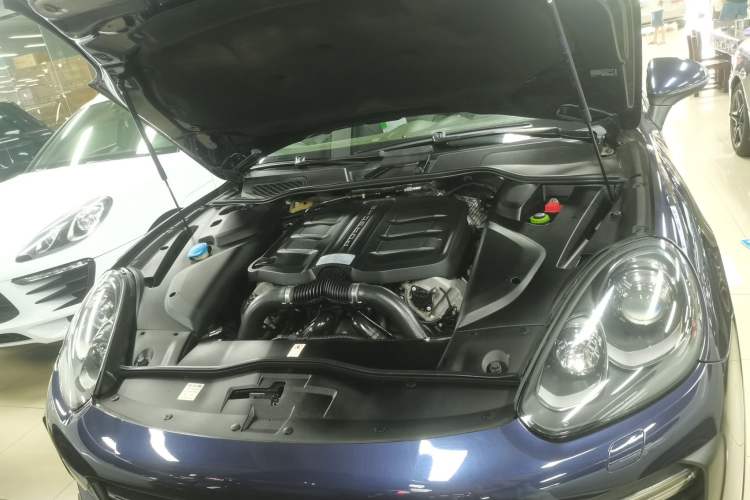 Used Porsche Cayenne 2016 Cayenne GTS 3.6T Engine Bay