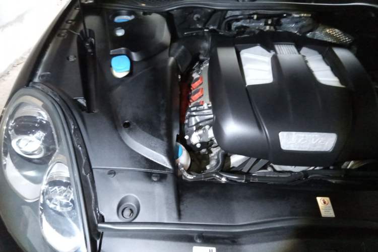 Used Porsche Cayenne 2016 Cayenne Platinum Edition 3.0T Engine Bay Right