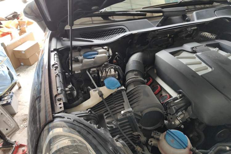 Used Porsche Cayenne 2016 Cayenne 3.0T Engine Bay Right